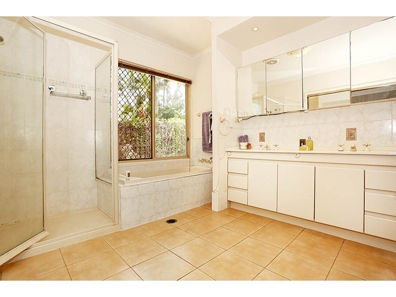 13 Elsie Place, Sinnamon Park QLD 4073