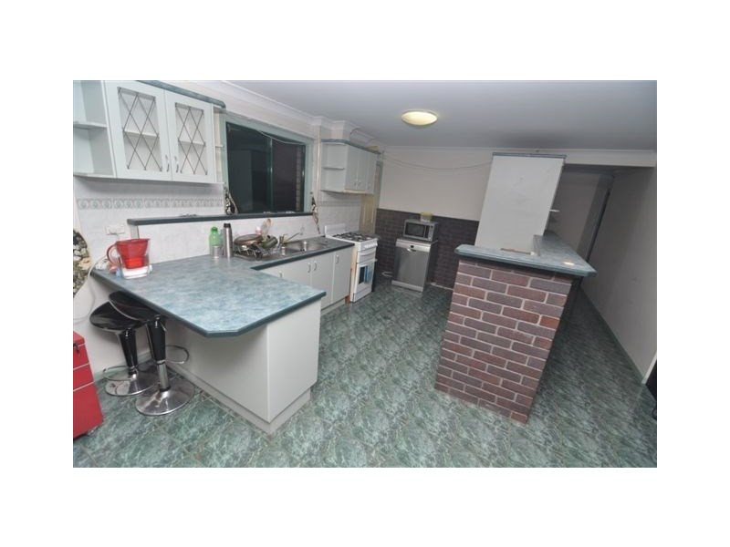 18 Lower James Street, Goodna QLD 4300