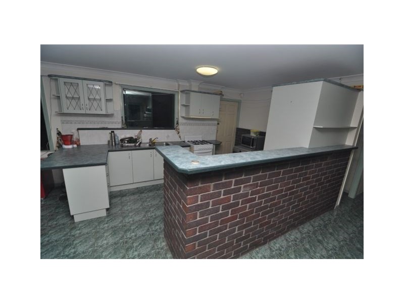 18 Lower James Street, Goodna QLD 4300