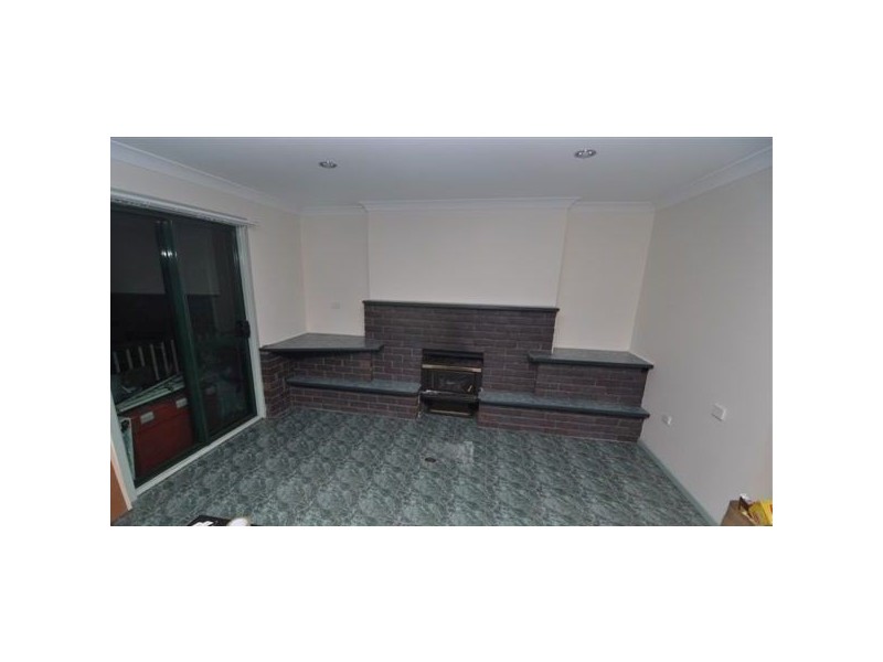 18 Lower James Street, Goodna QLD 4300