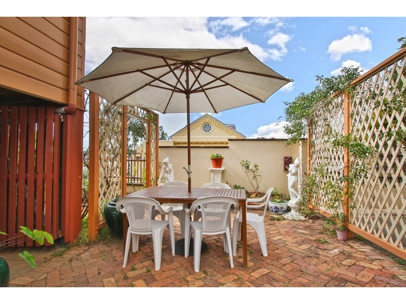 22 Roderick Street, Ipswich QLD 4305