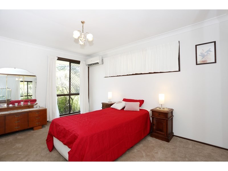 1 Saint Amand Street, Sinnamon Park QLD 4073