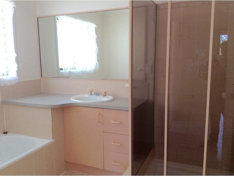 76 Oldfield Road, Sinnamon Park QLD 4073