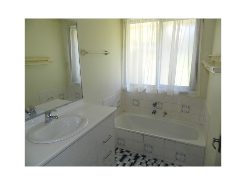 16 Ebrill Street, Jamboree Heights QLD 4074