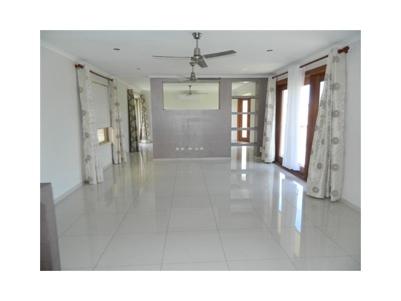 9 Cheviot Place, Sinnamon Park QLD 4073