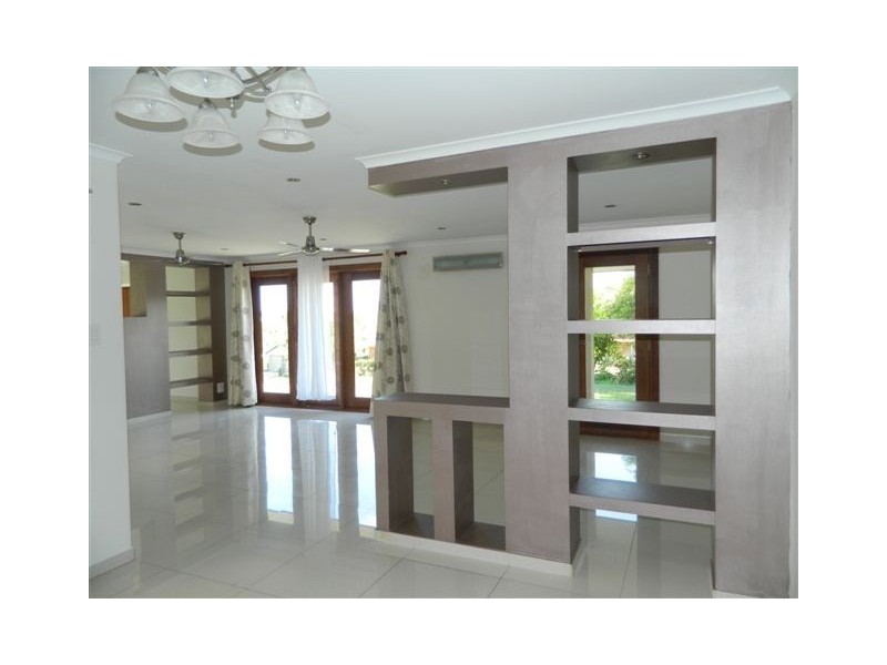 9 Cheviot Place, Sinnamon Park QLD 4073