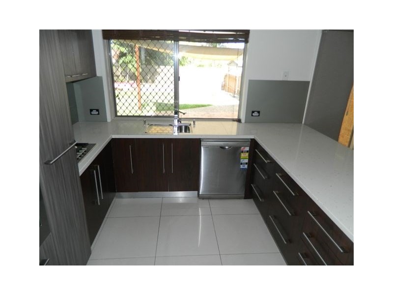 9 Cheviot Place, Sinnamon Park QLD 4073