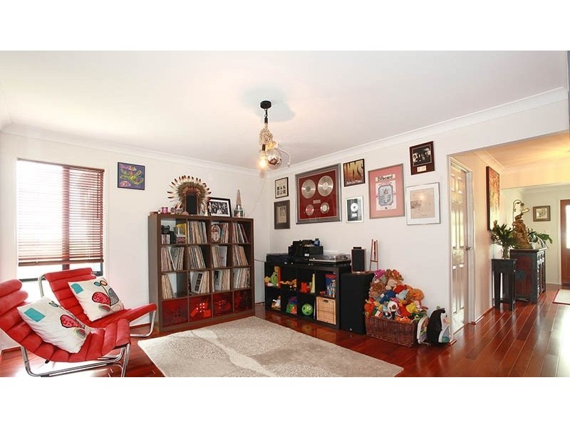 4 Malia Street, Sinnamon Park QLD 4073