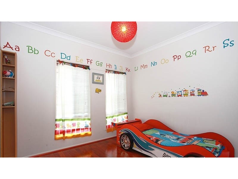 4 Malia Street, Sinnamon Park QLD 4073