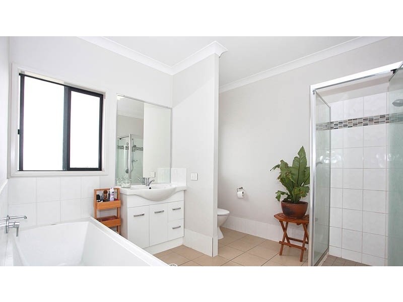 4 Malia Street, Sinnamon Park QLD 4073