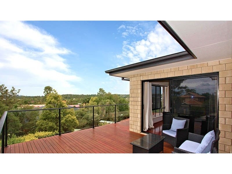 4 Malia Street, Sinnamon Park QLD 4073