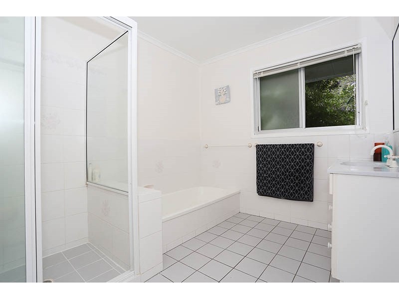 27 Canowindra Street, Jindalee QLD 4074