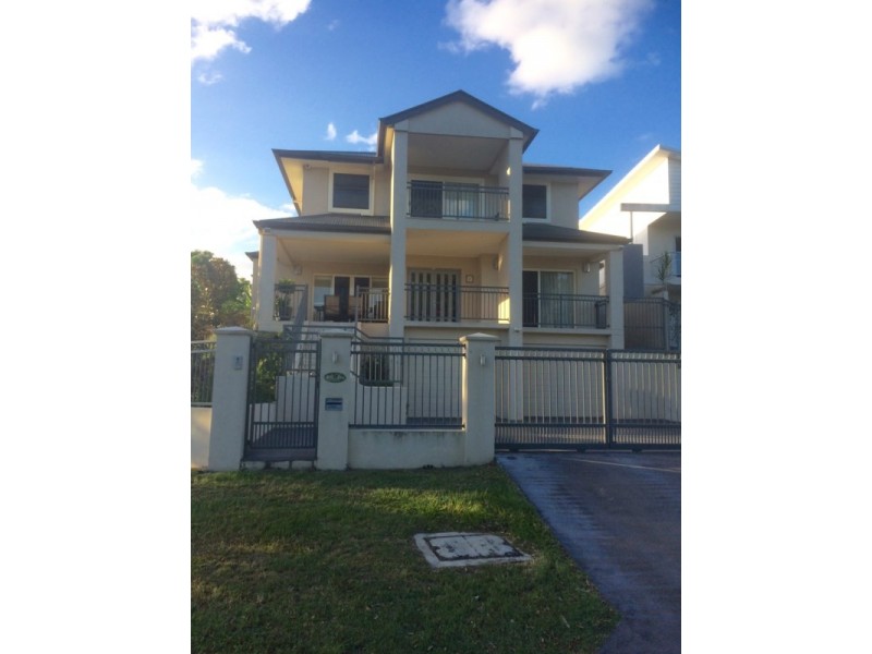 8 Bedwell Place, Mount Ommaney QLD 4074