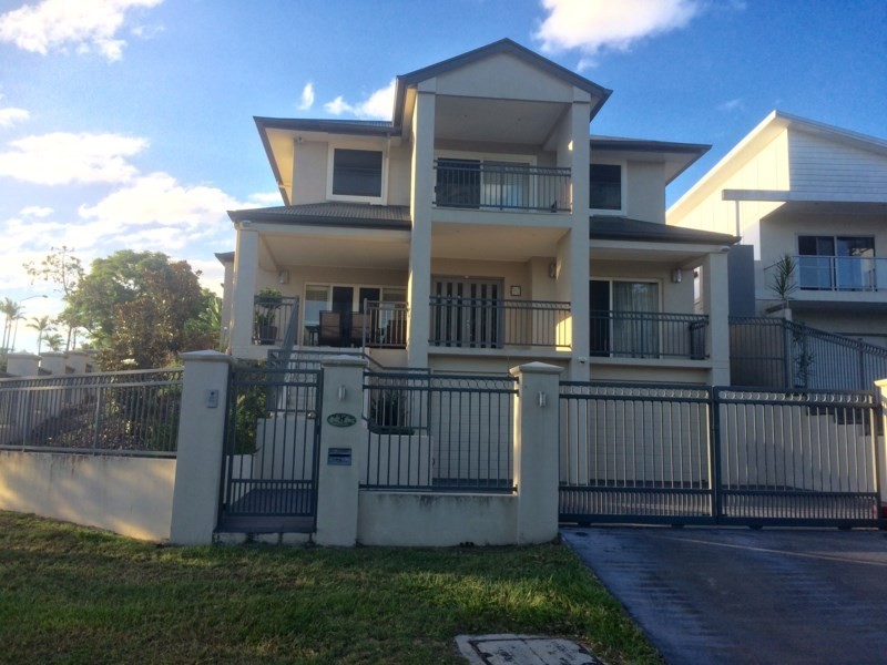 8 Bedwell Place, Mount Ommaney QLD 4074