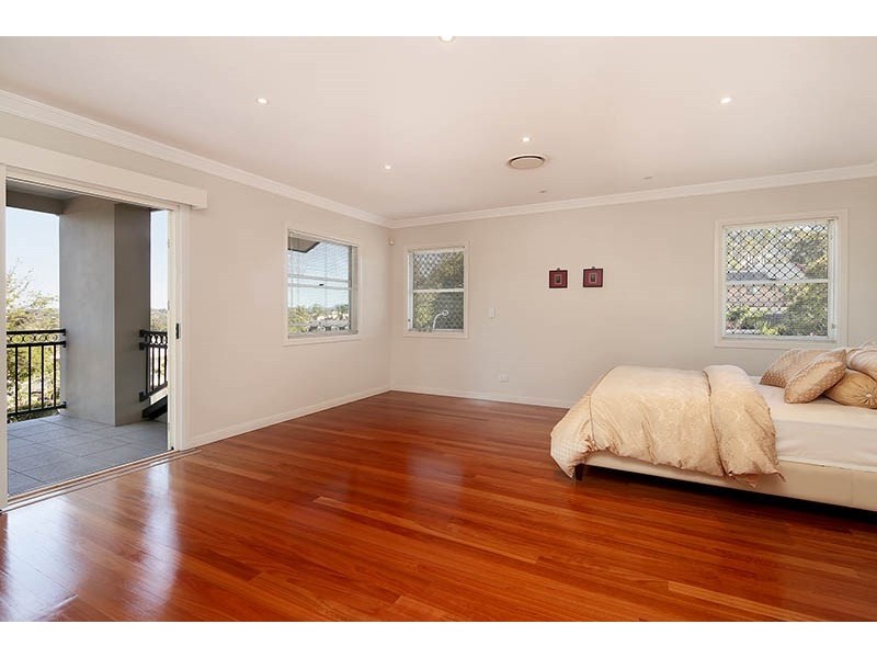 8 Bedwell Place, Mount Ommaney QLD 4074