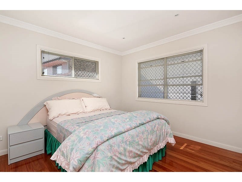 8 Bedwell Place, Mount Ommaney QLD 4074