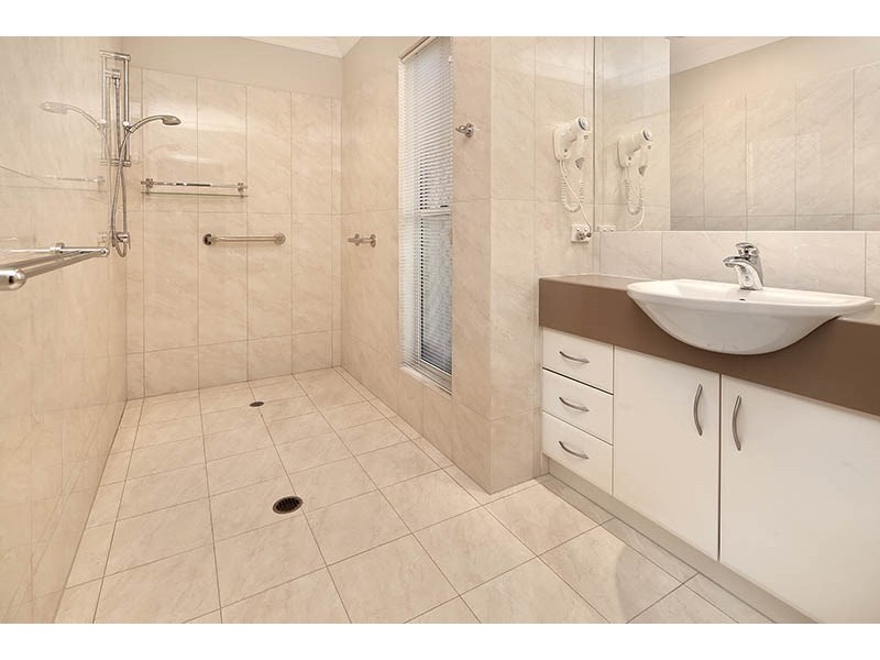 8 Bedwell Place, Mount Ommaney QLD 4074