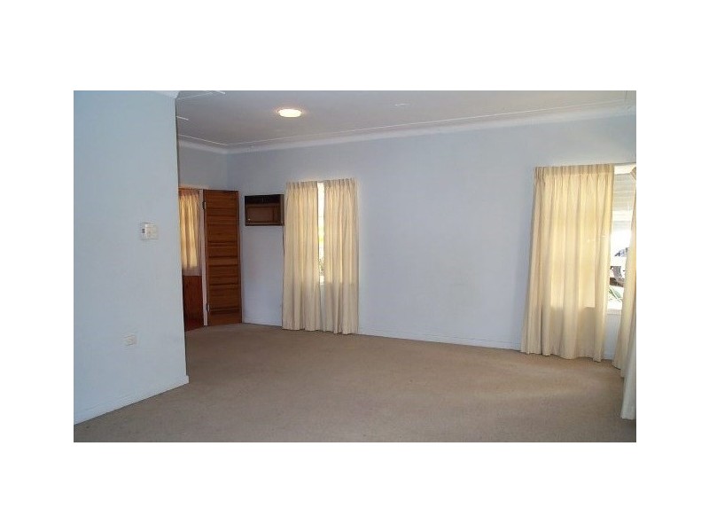 12 Sir Fred Schonell Drive, St Lucia QLD 4067