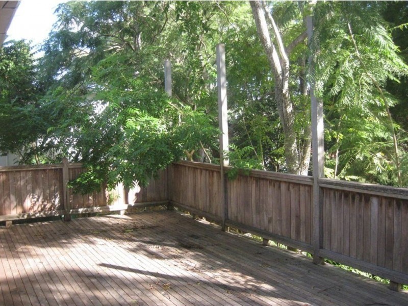 31 Kenmore Road, Kenmore QLD 4069