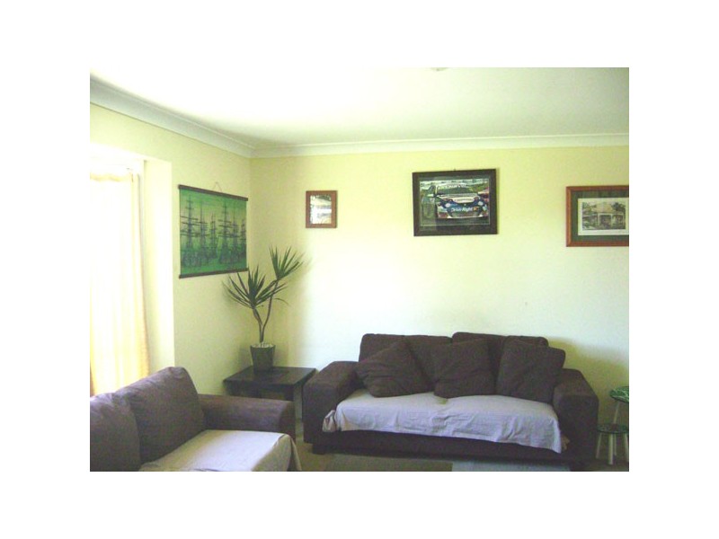 196 Emerald Drive, Regents Park QLD 4118