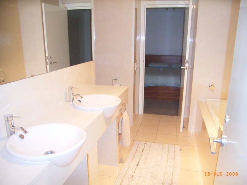 Mount Ommaney QLD 4074