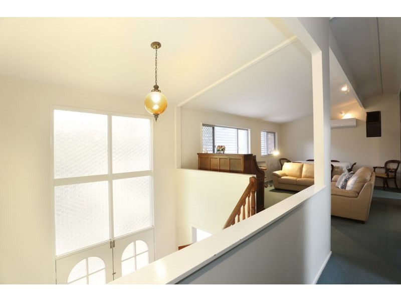 14 Cassandra Street, Chapel Hill QLD 4069