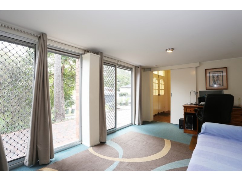 14 Cassandra Street, Chapel Hill QLD 4069