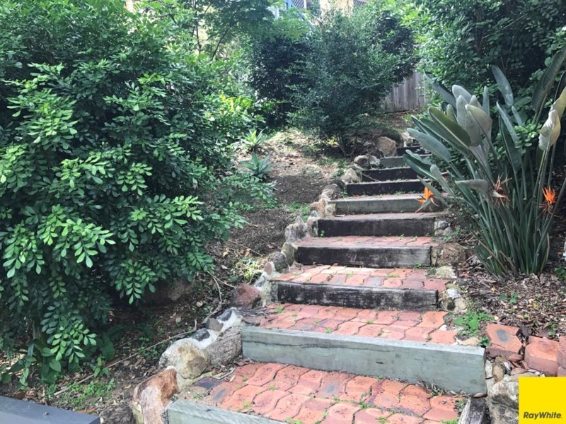 14 Cassandra Street, Chapel Hill QLD 4069