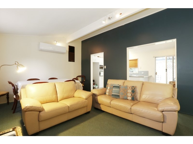 14 Cassandra Street, Chapel Hill QLD 4069