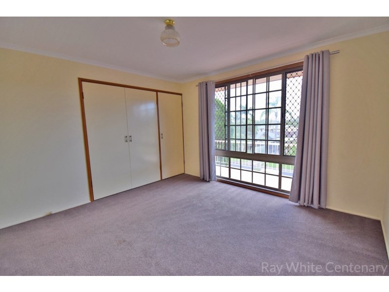 16 Ebrill Street, Jamboree Heights QLD 4074