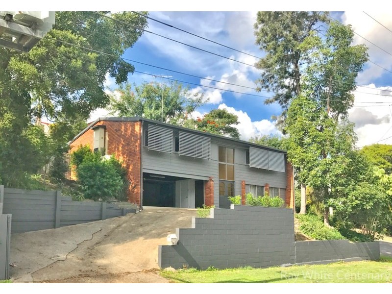 14 Cassandra Street, Chapel Hill QLD 4069