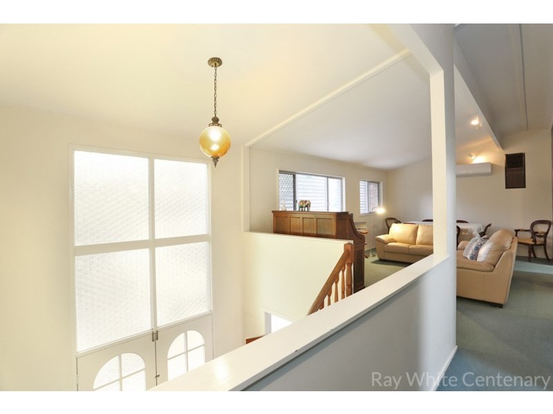 14 Cassandra Street, Chapel Hill QLD 4069