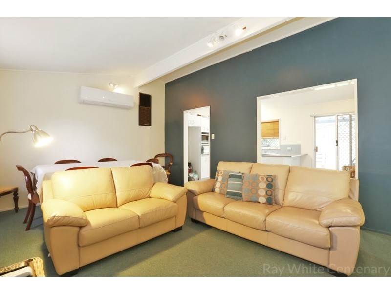 14 Cassandra Street, Chapel Hill QLD 4069