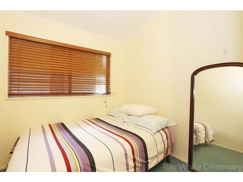 14 Cassandra Street, Chapel Hill QLD 4069