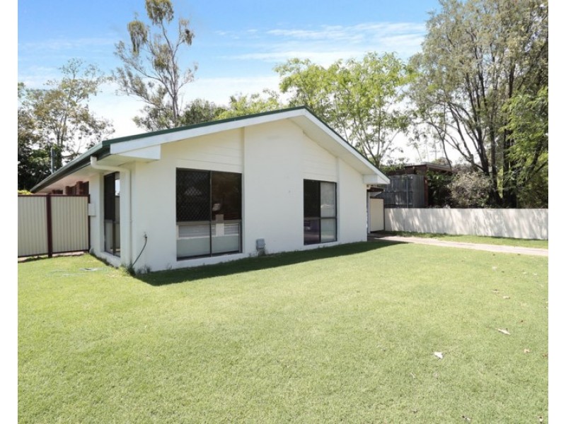 12 Flag Street, Jamboree Heights QLD 4074