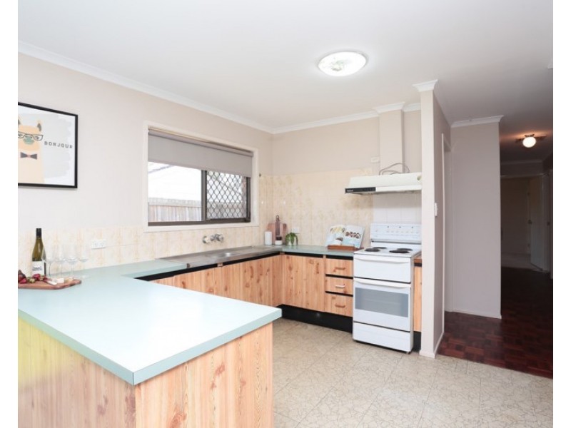 12 Flag Street, Jamboree Heights QLD 4074