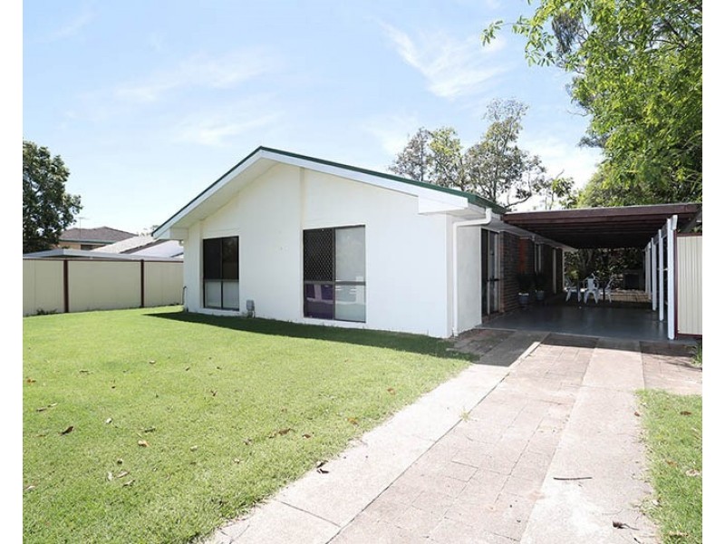 12 Flag Street, Jamboree Heights QLD 4074