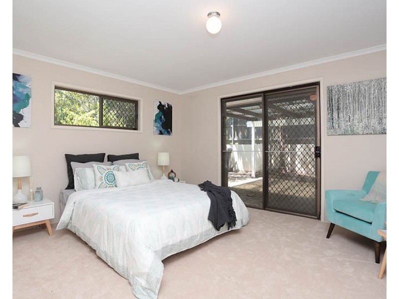 12 Flag Street, Jamboree Heights QLD 4074