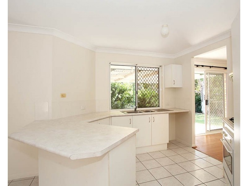 3 Norfolk Place, Seventeen Mile Rocks QLD 4073