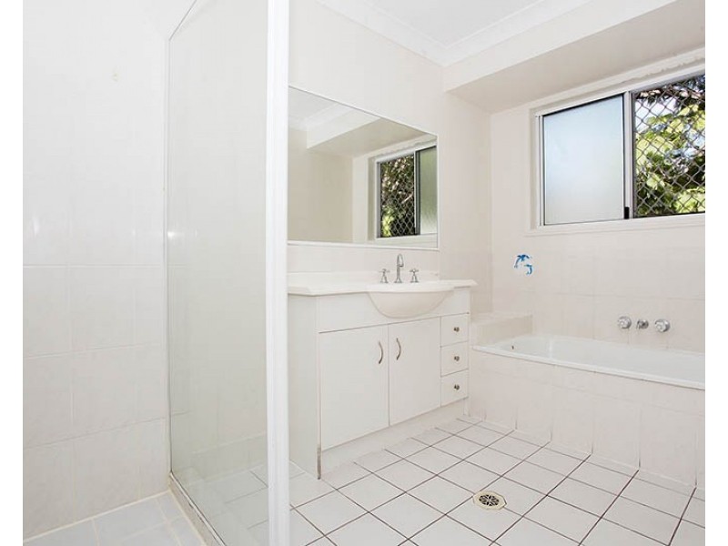 3 Norfolk Place, Seventeen Mile Rocks QLD 4073