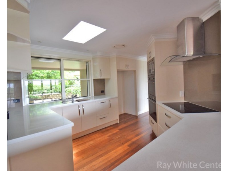 5 Mitchell Court, Mount Ommaney QLD 4074