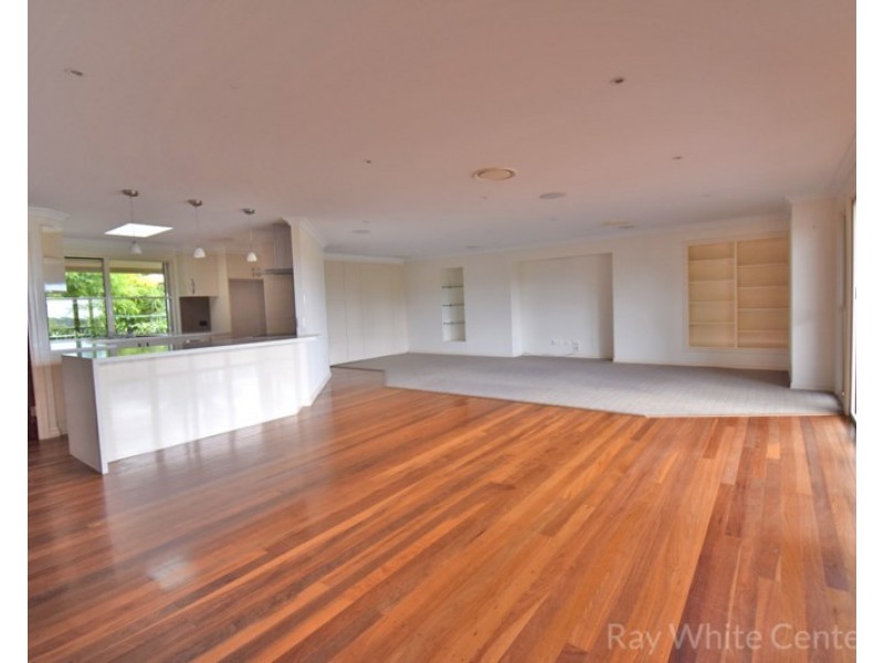 5 Mitchell Court, Mount Ommaney QLD 4074