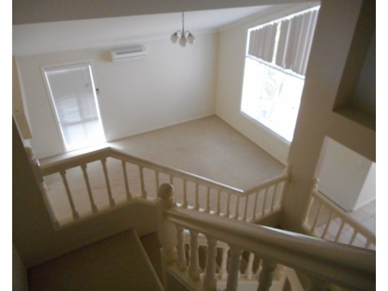 27/15 Abel Smith Crescent, Mount Ommaney QLD 4074