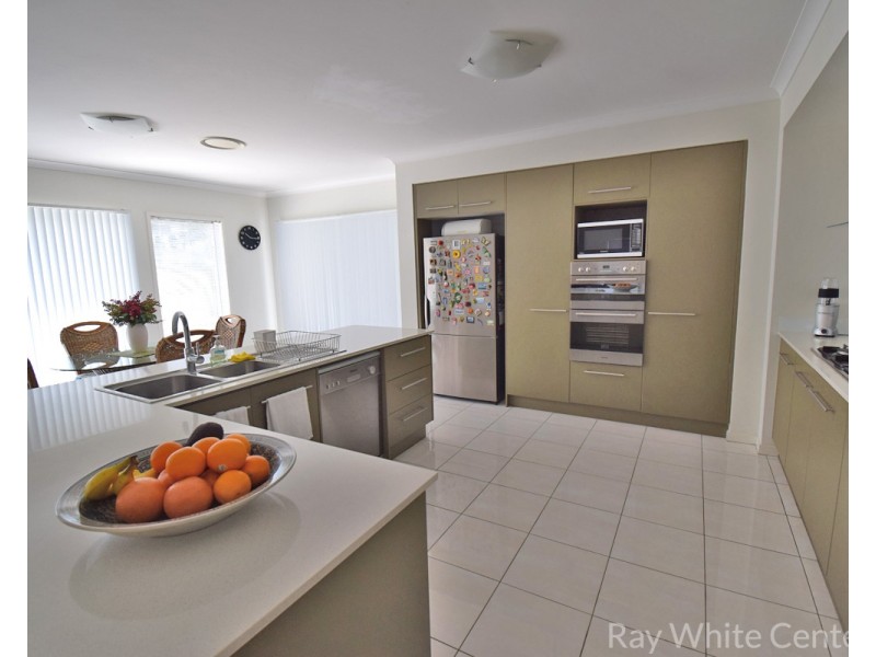 69 Sinnamon Road, Sinnamon Park QLD 4073