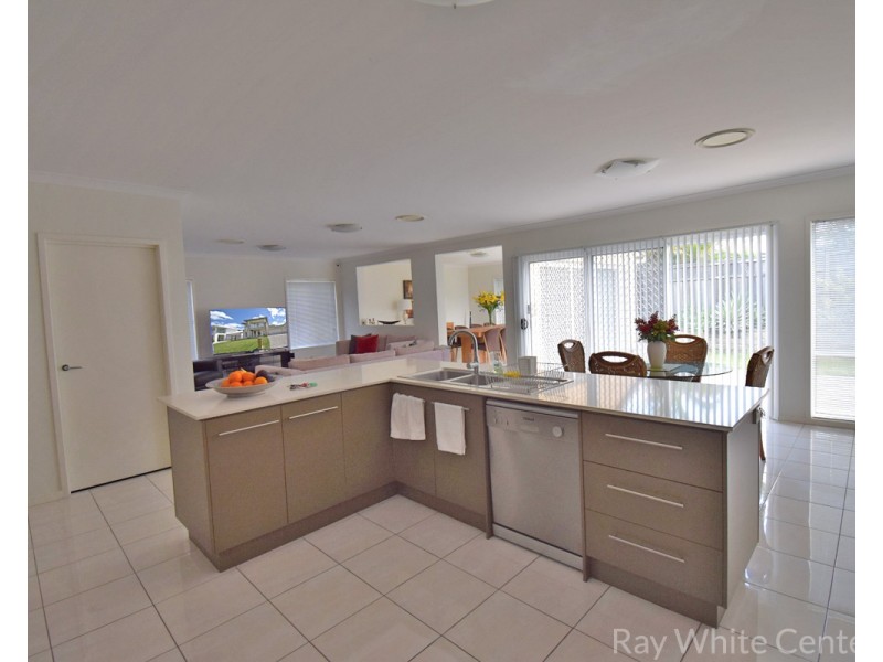 69 Sinnamon Road, Sinnamon Park QLD 4073