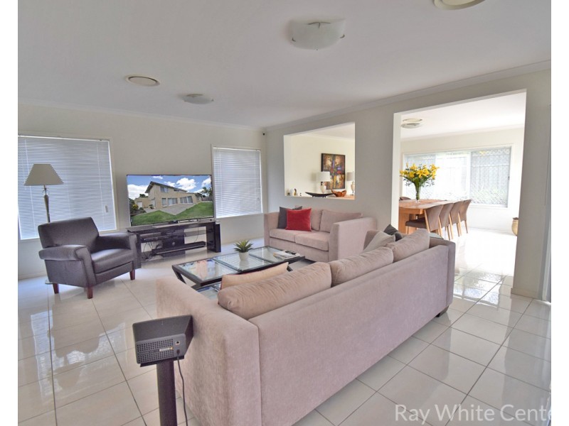 69 Sinnamon Road, Sinnamon Park QLD 4073