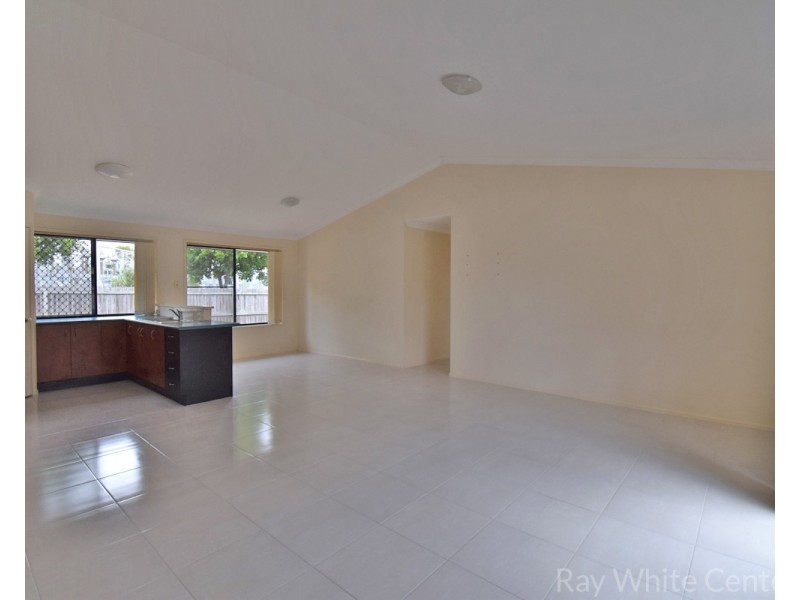 2 Bensley Place, Riverhills QLD 4074