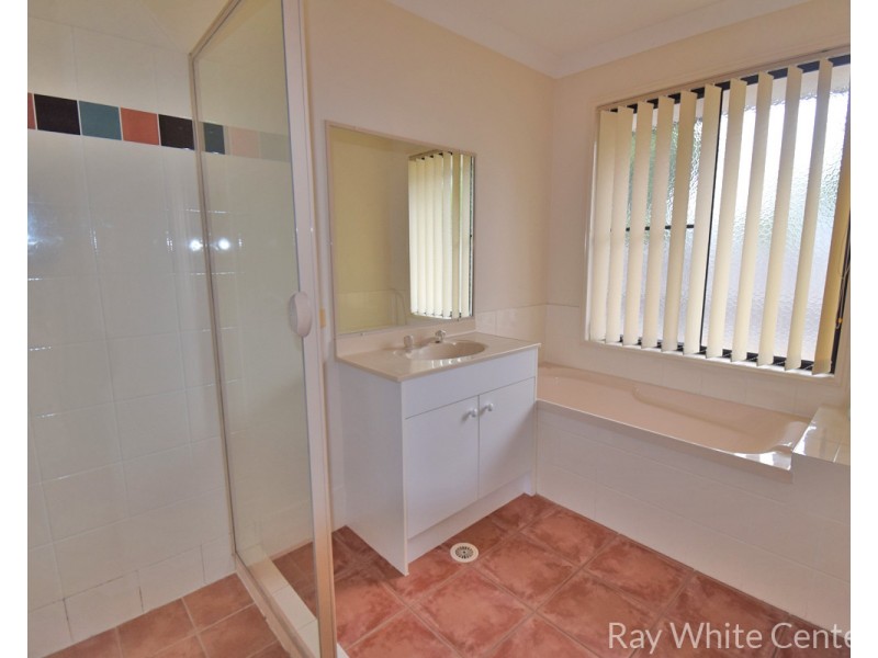 2 Bensley Place, Riverhills QLD 4074