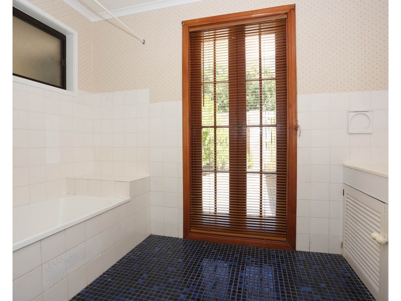 27 Candowie Crescent, Karana Downs QLD 4306