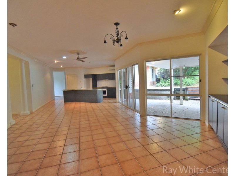 15 Strauss Place, Mount Ommaney QLD 4074